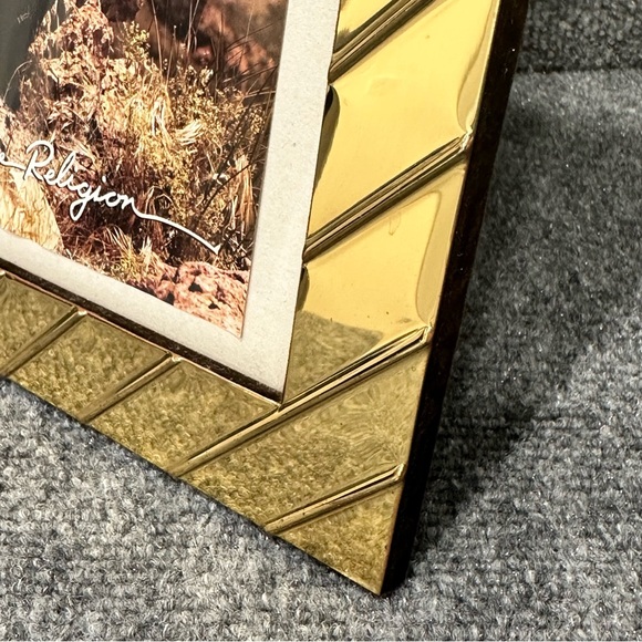 Vintage solid brass 8x10 photo frame raised diagonal lines brown velvet back - Picture 5 of 11